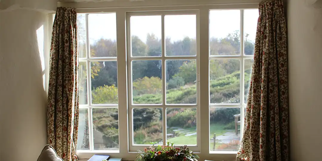 Comment entretenir ses fenêtres correctement ? Conseils d’experts pour un nettoyage efficace